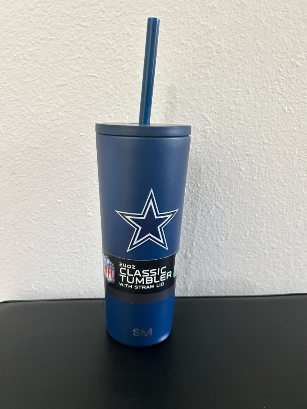 NWT Dallas Cowboys 24oz Classic Tumbler With Straw Lid - small dent on bottom